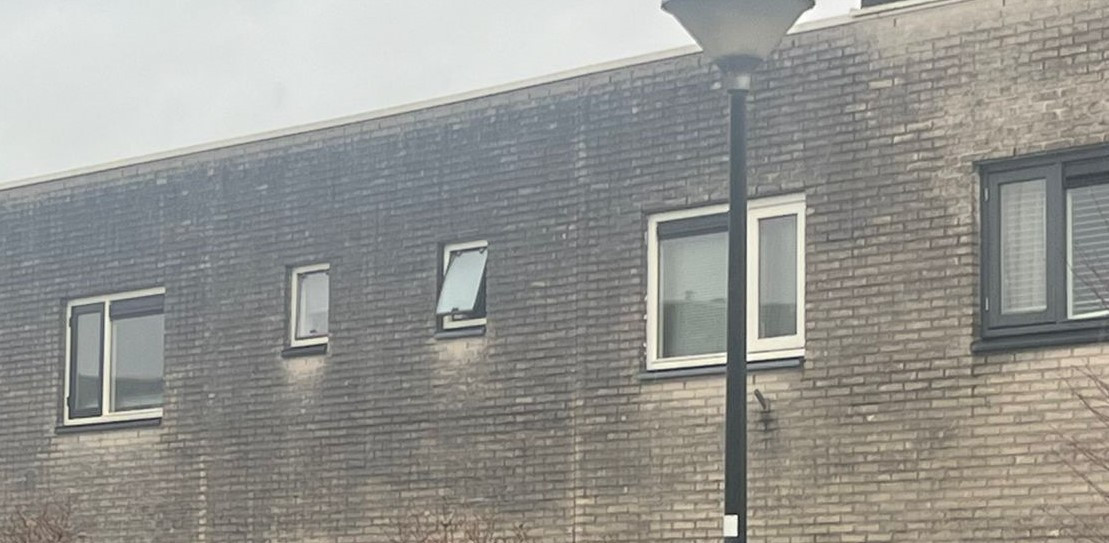 Vervuilde gevel Guldendreef